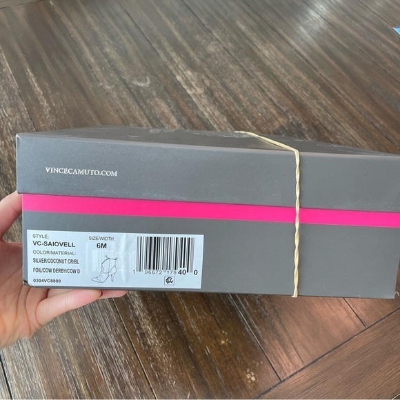 New Vince Camuto Western Saiovell Pointed Toe Heeled Bootie in Silver Coconut - Picture 3 of 7